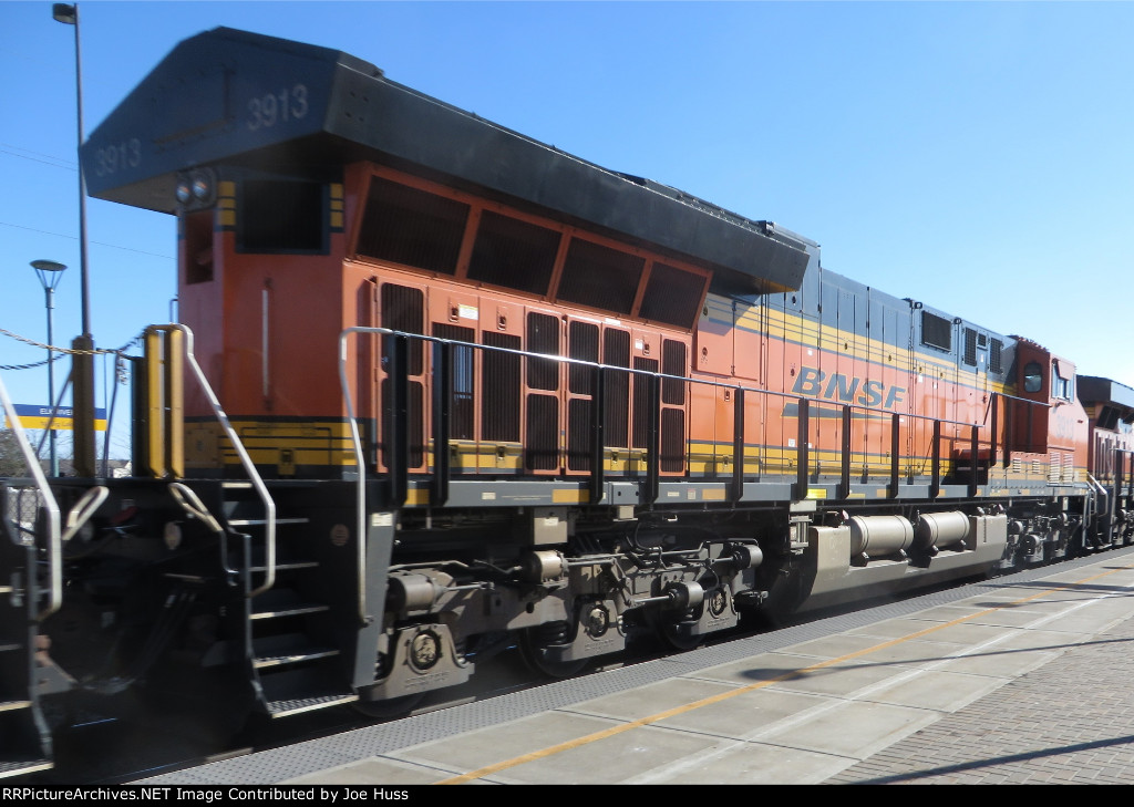 BNSF 3913